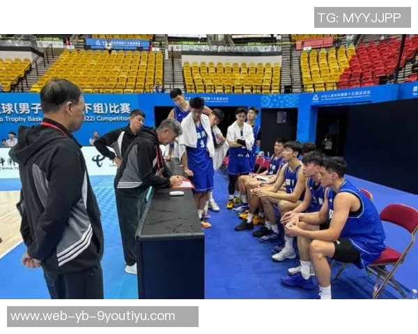 全运U22男篮半决赛广东队轻松战胜上海队李奕臻表现出色砍下18分5板2助 全运U22男篮半决赛广东队轻松战胜上海队李奕臻表现出色砍下18分5板2助