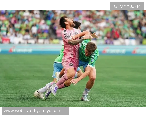 德保罗精准传中梅西头球攻门险些得手被门将神勇扑出